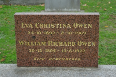 Photograph - Digital image, Marilyn Smith, Grave of Eva and William Owen, St Helena Cemetery, 02/10/1969