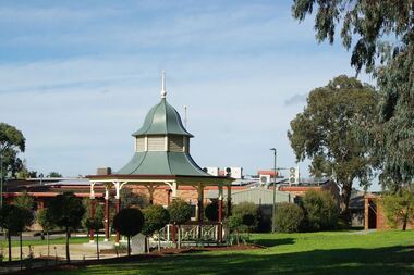 Photograph - Digital image, Marilyn Smith, Rotunda, Greensborough War Memorial Park, 1993_