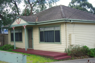 Photograph - Digital image, Marilyn Smith, House, Poulter Avenue Greensborough 2016, 11/08/2016