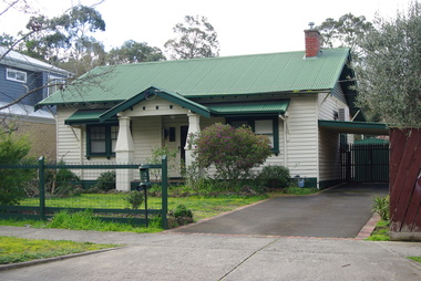 Photograph - Digital image, Marilyn Smith, House, Poulter Avenue Greensborough 2016, 11/08/2016