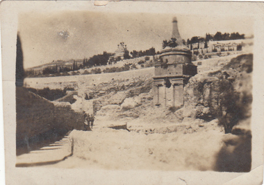 Photograph - Digital image, Charles Marshall et al, Australian troops at 'Tomb of Absalom' Jerusalem, 1917_