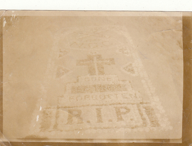 Photograph - Digital image, Charles Marshall et al, Grave of British soldier, 1918_
