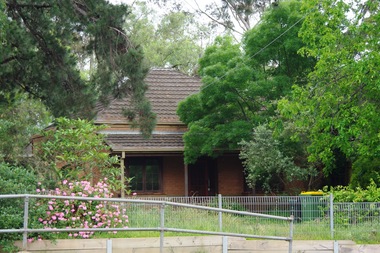 Photograph - Digital Image, Marilyn Smith, Old house in Apex Way Montmorency - front, 06/11/2017