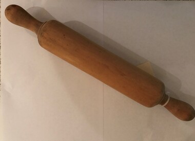 Domestic object - Rolling Pin, Wooden rolling pin, 1940s
