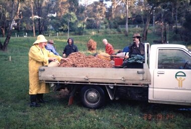 Photograph, Tree planting Wingrove Park, Eltham South 1986, 23/10/1986