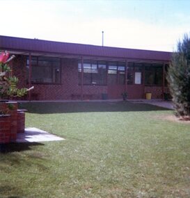 Photographs, Montmorency tennis pavilion. 1979, 17/04/1979