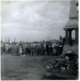 Photograph - Digital Image, Ian Henderson, Brownies at the War Memorial Greensborough 1963, 1963_