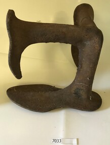 Shoe last, Cast iron shoe last, 1930s