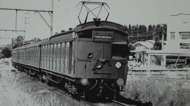 Photograph - Digital Image, Hurstbridge bound train at road level, Watsonia 1970, 1970_
