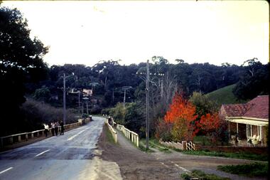 Slide, Fred Harris, Main Street, old river bridge Greensborough, 1949c