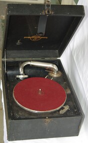 Domestic object - Gramophone, Columbia, Columbia Viva-tonal Grafonola, 1920c