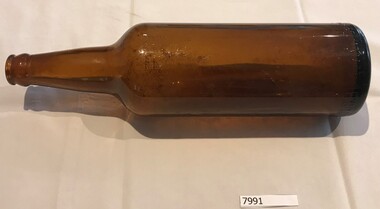 Domestic object - Bottle, AGM (Australian Glass Manufacturers), Lager bottle, 1926-1962