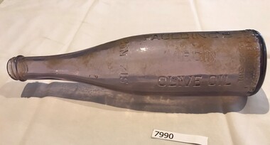 Domestic object - Bottle, AGM (Australian Glass Manufacturers), Olive oil bottle, 1922-1929