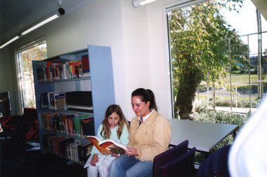 Photograph - Photographs, Rosie Bray, Watsonia Library: Library patrons 2005, 2005