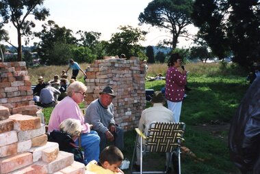 Photograph, Jan Macdonald, Lunch break at Viewbank Homestead dig, 1999