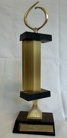 Award - Trophy, Thomastown Golf Club, Thomastown Golf Club. B Grade winner, R. Jones, Bacchus Marsh, 05/12/1982, 1982