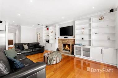 Photograph - Photograph - Digital Image, Marilyn Smith, 15 Doris Street Greensborough - interiors, 2021_12