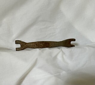 Domestic object - Handle, Warmray, Handle for heater, 1950s