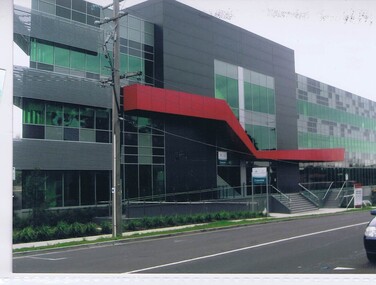 Photograph, Leigh Camerson, Centrelink Office Grimshaw Street, Greensborough, 2020