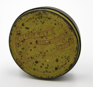 Round Log Cabin tobacco tin