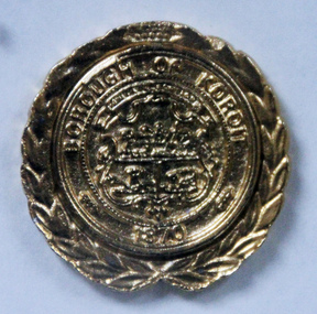 Commemorative medals presented to school children 1985, Front - Borough of Koroit 1870-1985, 1985