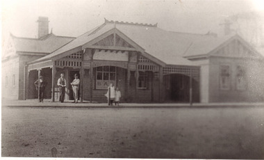 photograph, Courthouse Hotel