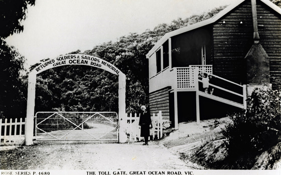Tollgate with wording on arch, 'Returned Soldiers & Sailors memorial Great Ocean Road", Rose Series P4680