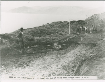 G.O,R. construction at Moggs Creek.  Team of workmen and horses, 1920