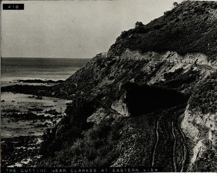 Photograph of the road cutting at southern end of Eastern View