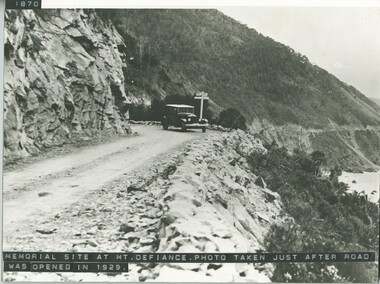 Memorial site at Mt Defiance 1929 - photo taken just after road was opened