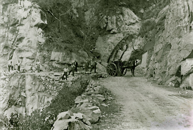 Photograph, Dipping Dray at Mt. Defiance Great Ocean Road