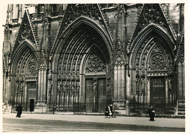 Photograph - Photograph, Black and white, Allan Charles Quinn, Main entrance to the Cathedral - Rouen, 5 June 1949