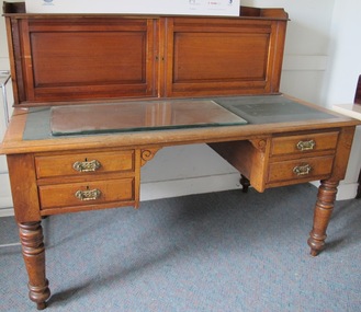 Furniture - Desk, unknown