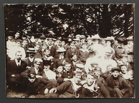 Small monochrome photograph depicting a large group of seamen, ladies from the Guild during a picnic