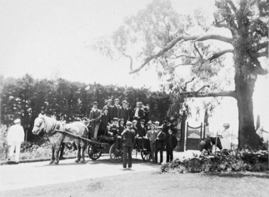 Photograph, Seamen and Ladies Harbour Light Guild