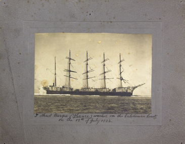 photograph, 5 mast barque (France) wrecked on the Caledonian coast on the 12th of July 1922, 12 July 1922