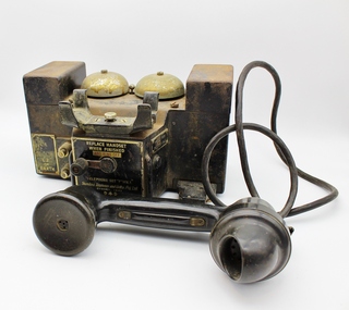 Equipment - Telephone, Field, Standard Telephones and Cables Pty Ltd, 1943