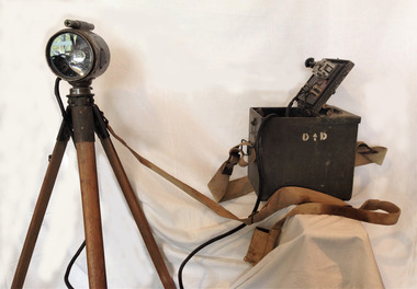 Equipment - Tripod Mount, Lamp, Signalling Daylight, Short Range, MK II, PMG 1942