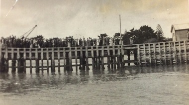 Photograph, Genista leaving Cowes jetty Christmas Day 1917, 1917
