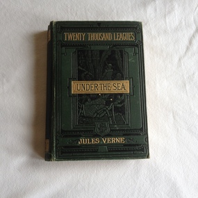 Book, Twenty thousand leagues under the sea