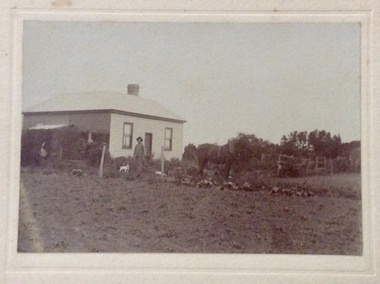 Photograph, Underdown home in Rhyll, About 1900