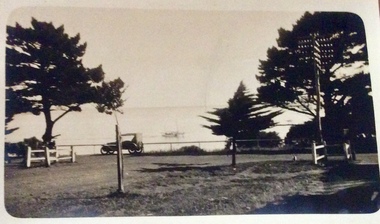 Photograph, The Esplanade, Cowes, Circa early 20th century
