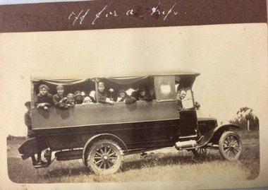 Photograph, Off for a trip, 1925-1926