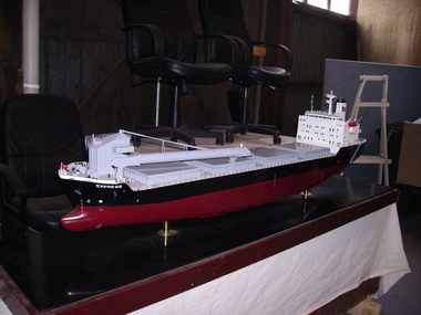 Shipbuilders model, Express