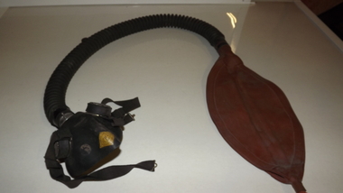 Mask and respitrator