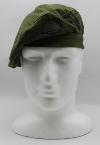 Uniform, WW2 Cloth beret with Rising Sun AIF badge