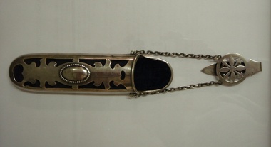 Chatelaine Spectacle Case, W Ltd, 1900 (estimated)