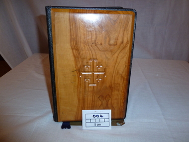 Book, Holy Bible, 1958 (estimated)