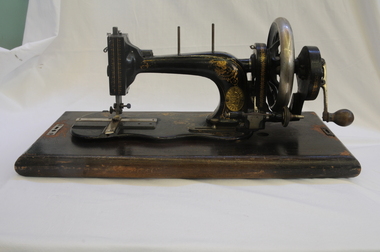Sewing machine, 1895 -1910