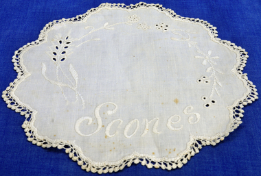 doily, first half 20th century